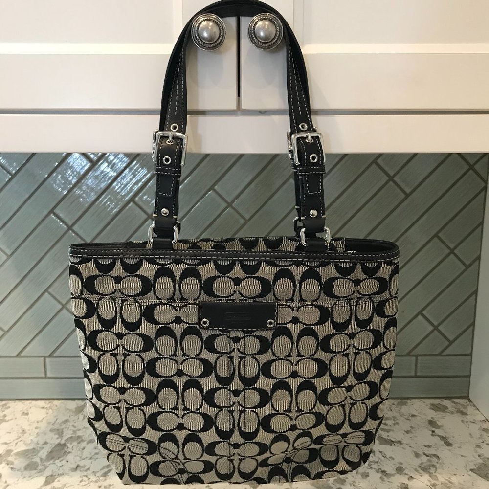 Coach Signature Purse